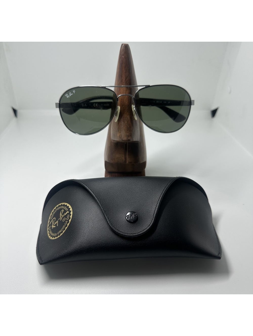 Ray-Ban Polarized Aviator Sunglasses with Case